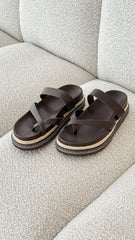 Amia Slide Chocolate