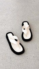 Yamira Thong Bone