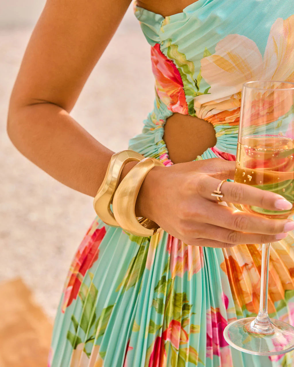 Glow Coast Bangle Set