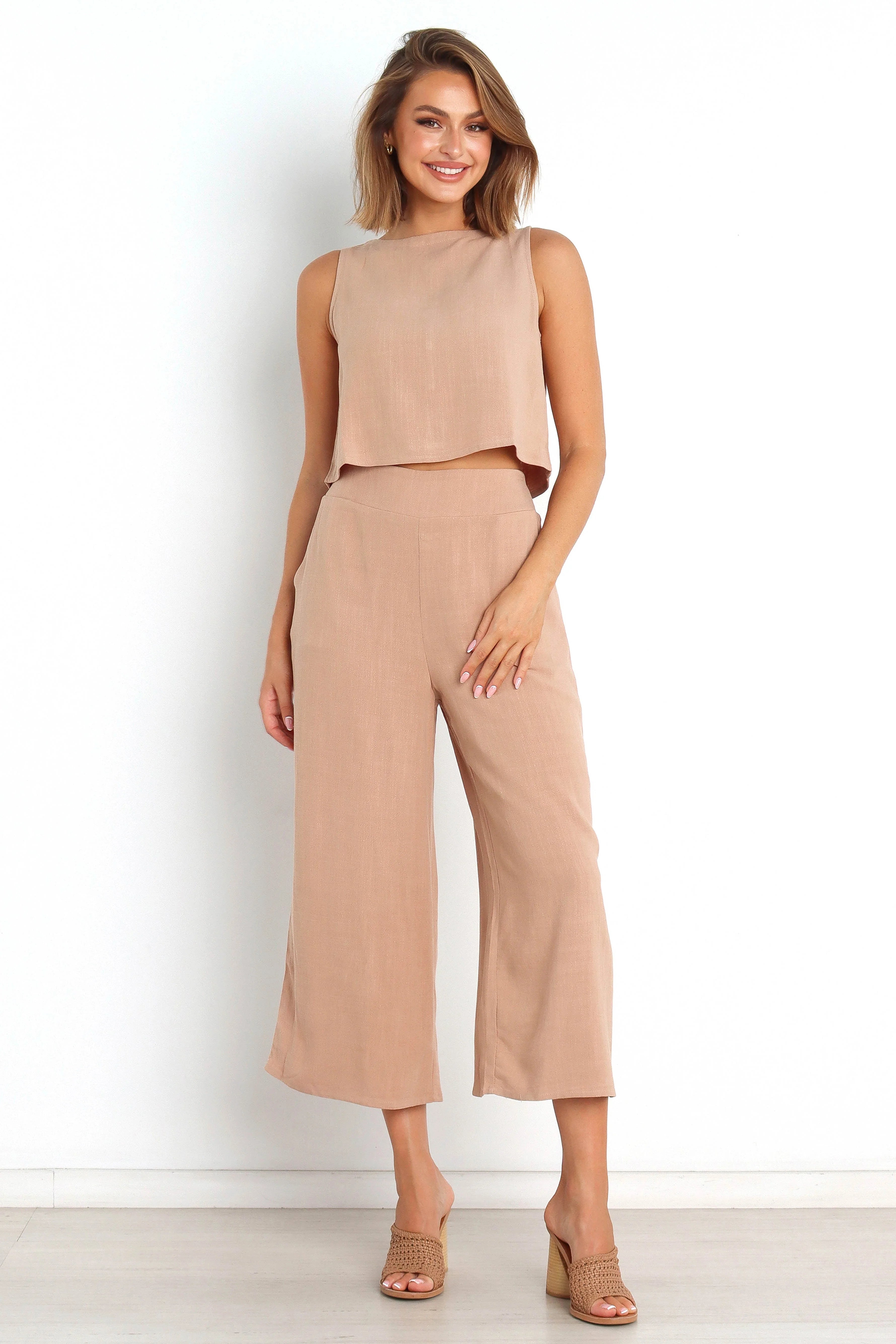 Nicola Top Brown