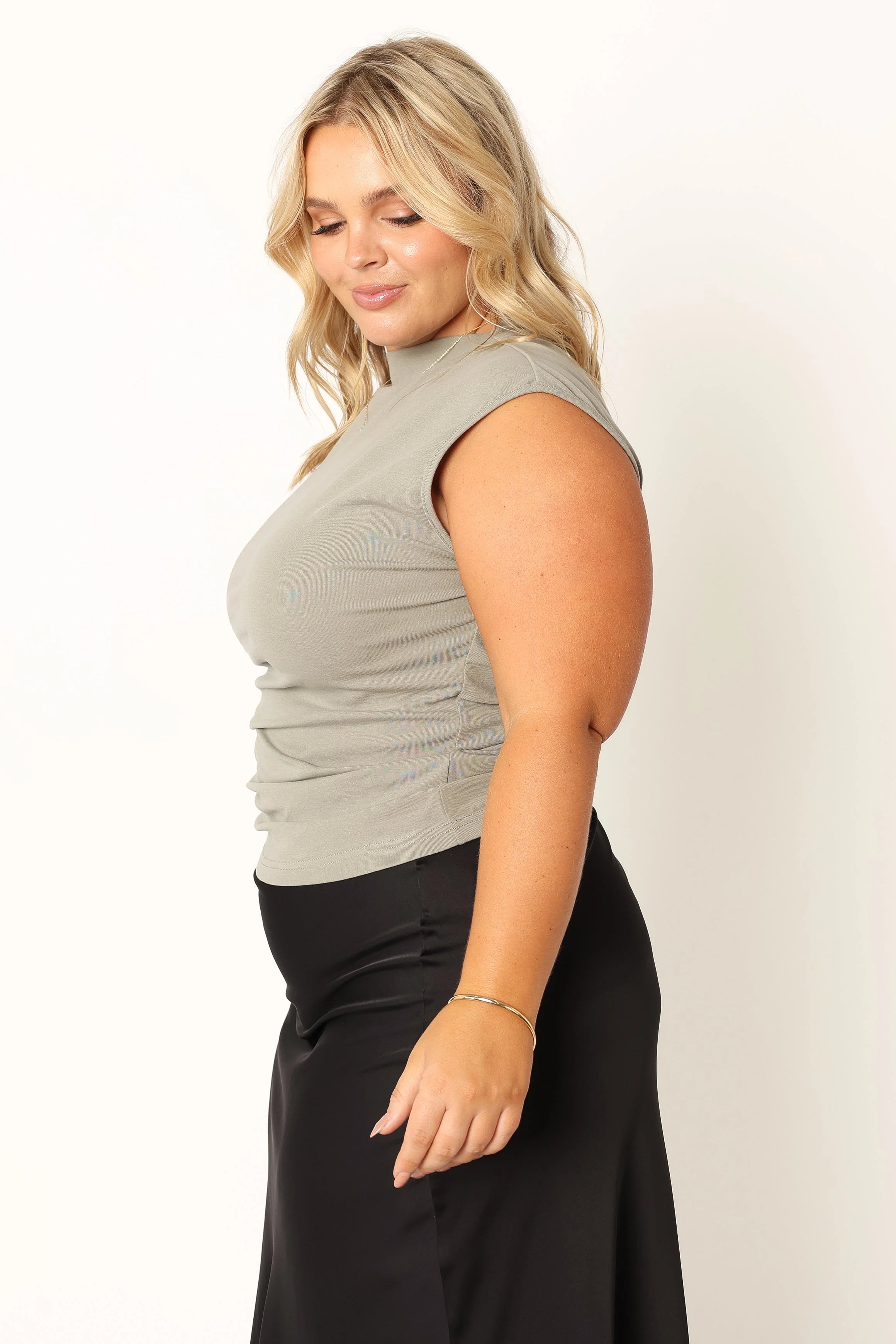 Nissa Top Olive