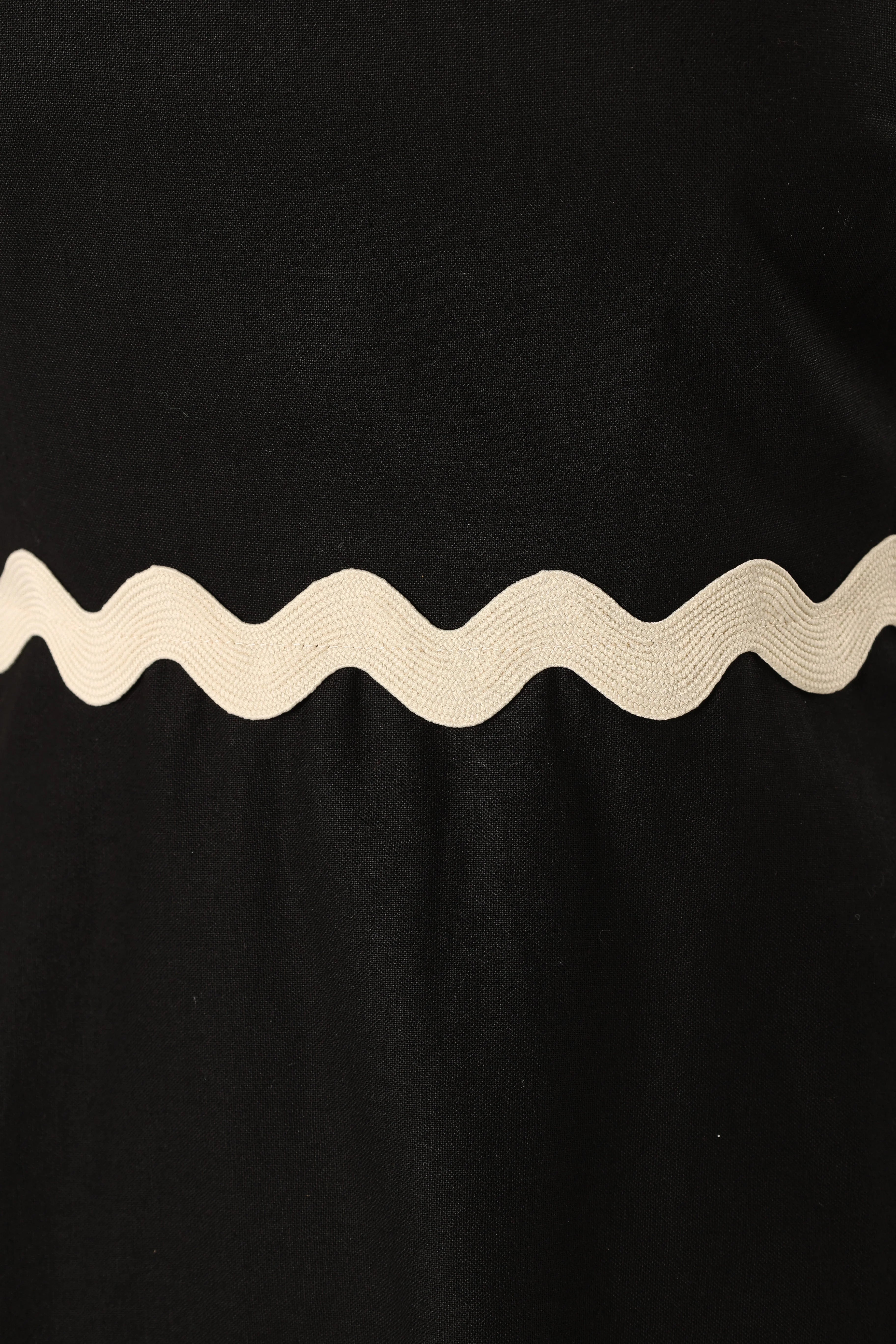 Mollymook Top Black Cream