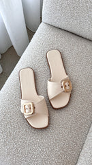 Vasili Slides Bone