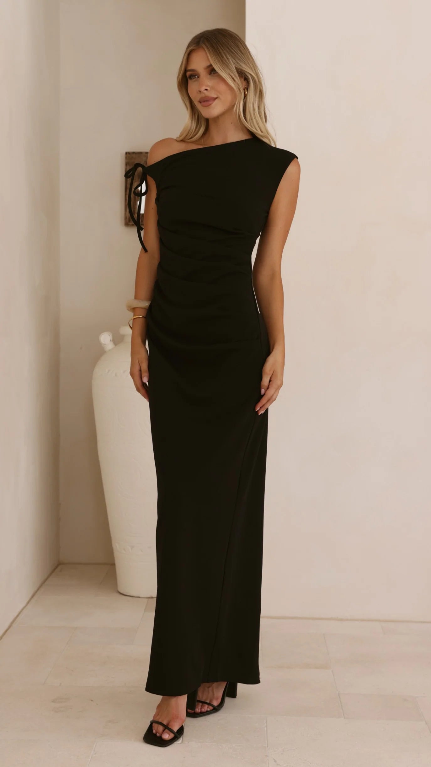 Lealah Maxi Dress Black