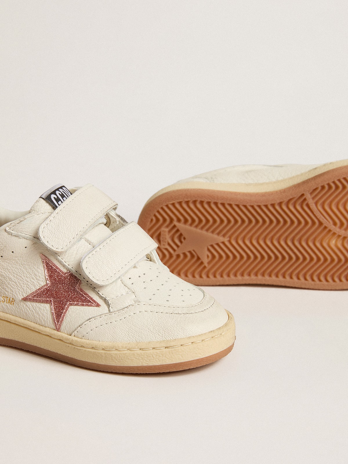 Ball Star Junior in nappa with peach-pink glitter star and heel tab