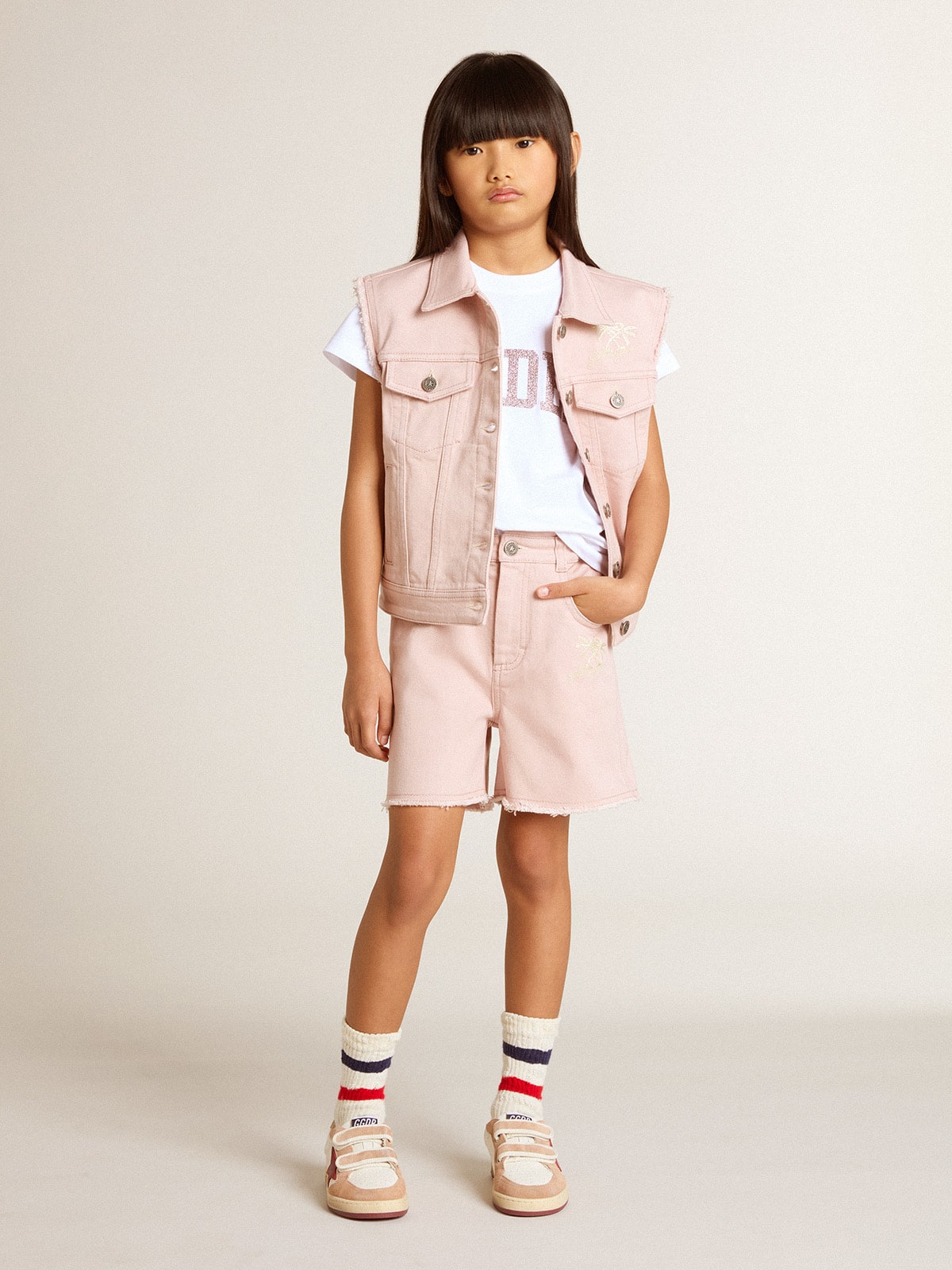 Girls' pink cotton shorts with embroidery