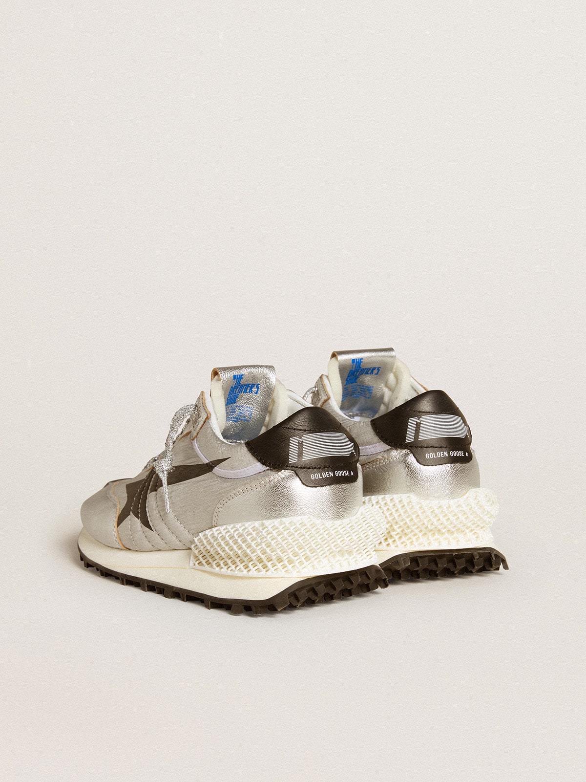 Men’s Marathon with silver ripstop nylon upper and black star