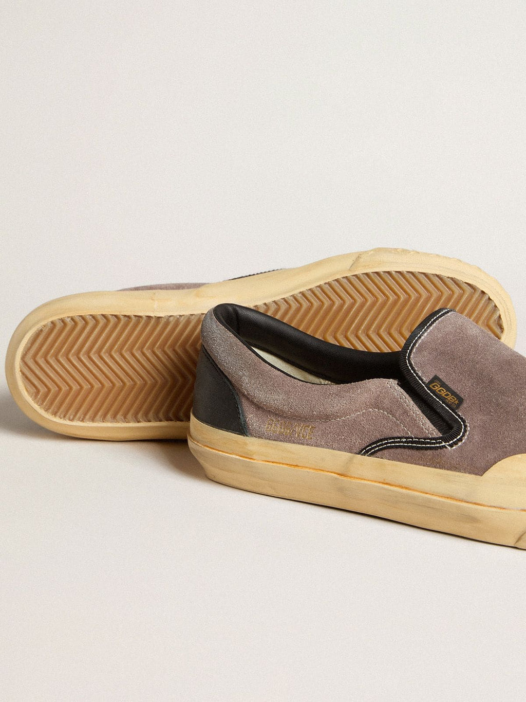 Men's VCE Penstar in dove-gray suede with black leather heel tab