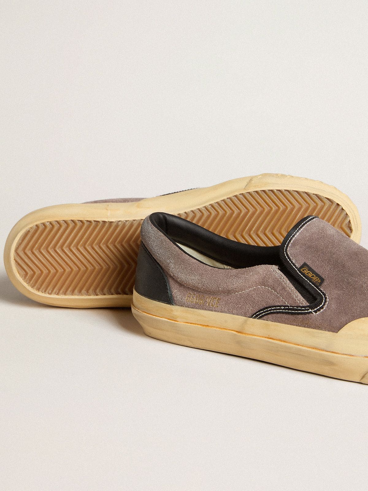 Men's VCE Penstar in dove-gray suede with black leather heel tab