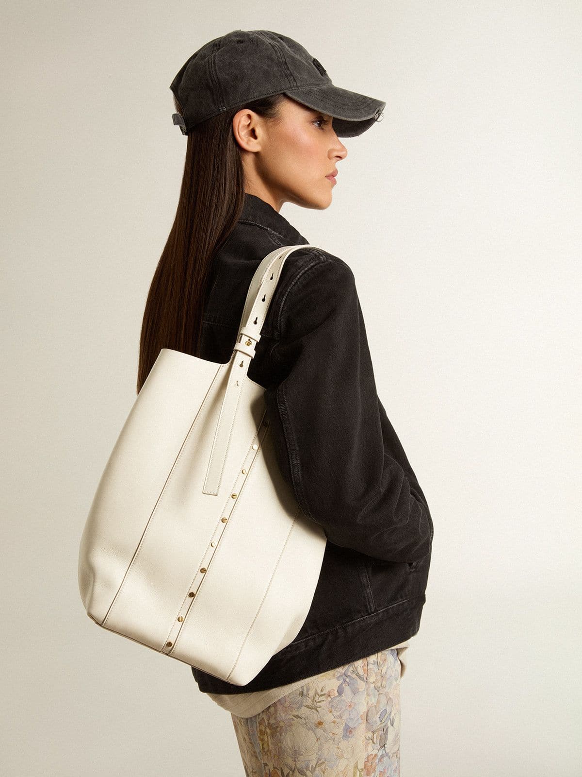24/7 Bag North South in butter-colored leather with adjustable handles