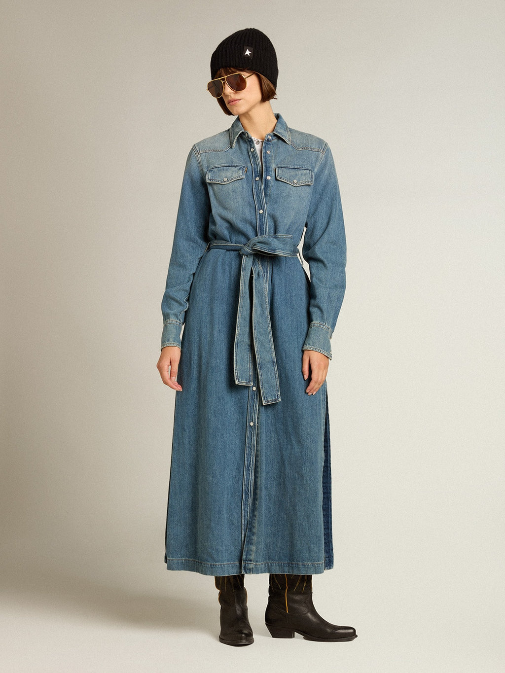 Women's shirt dress in denim with belt