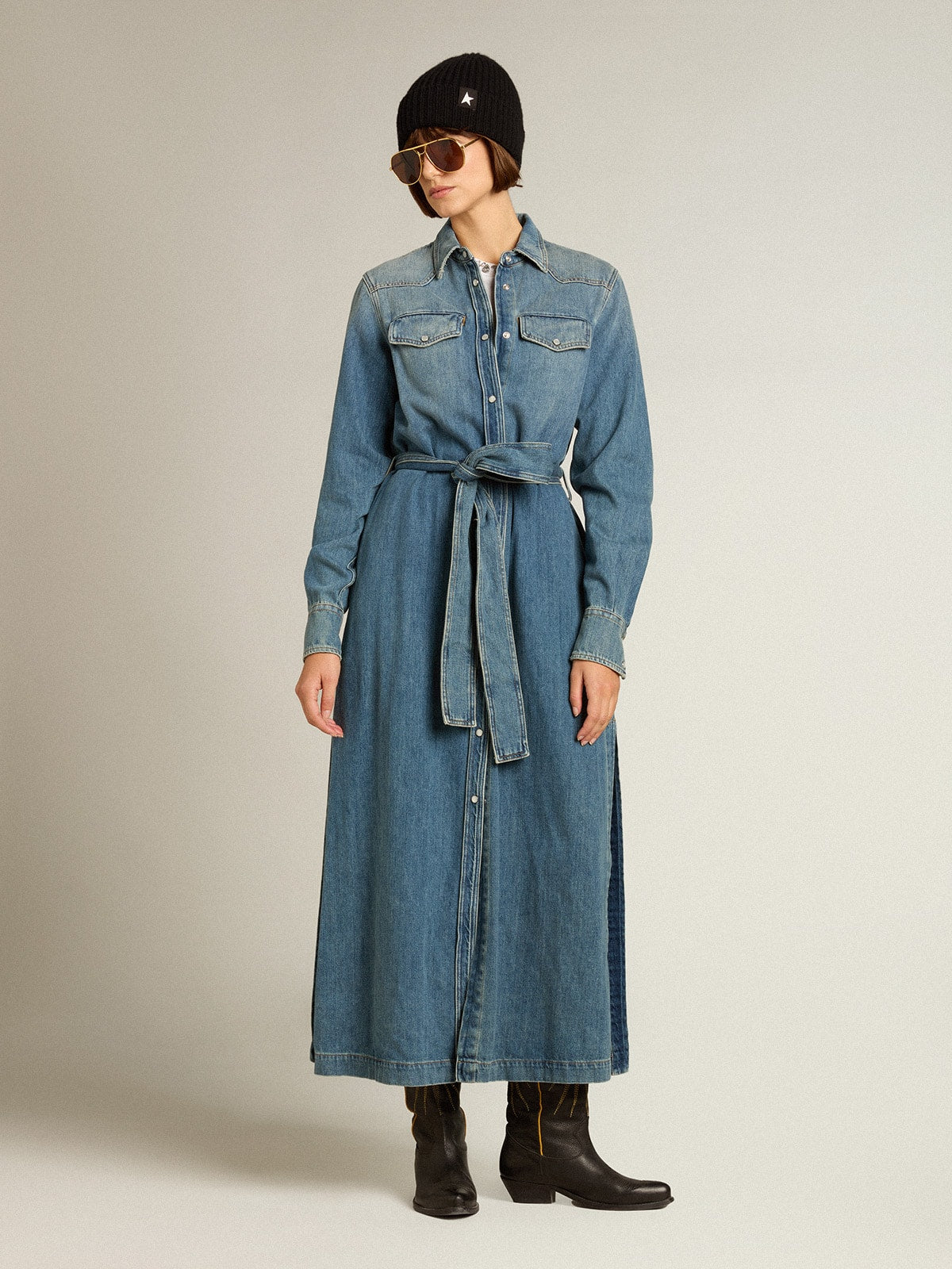 Women's shirt dress in denim with belt