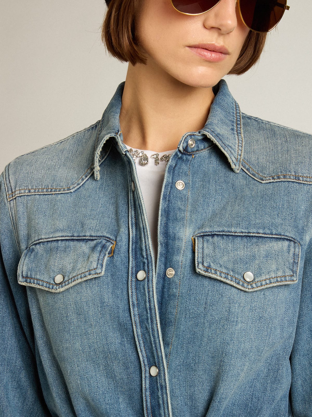 Women's shirt dress in denim with belt
