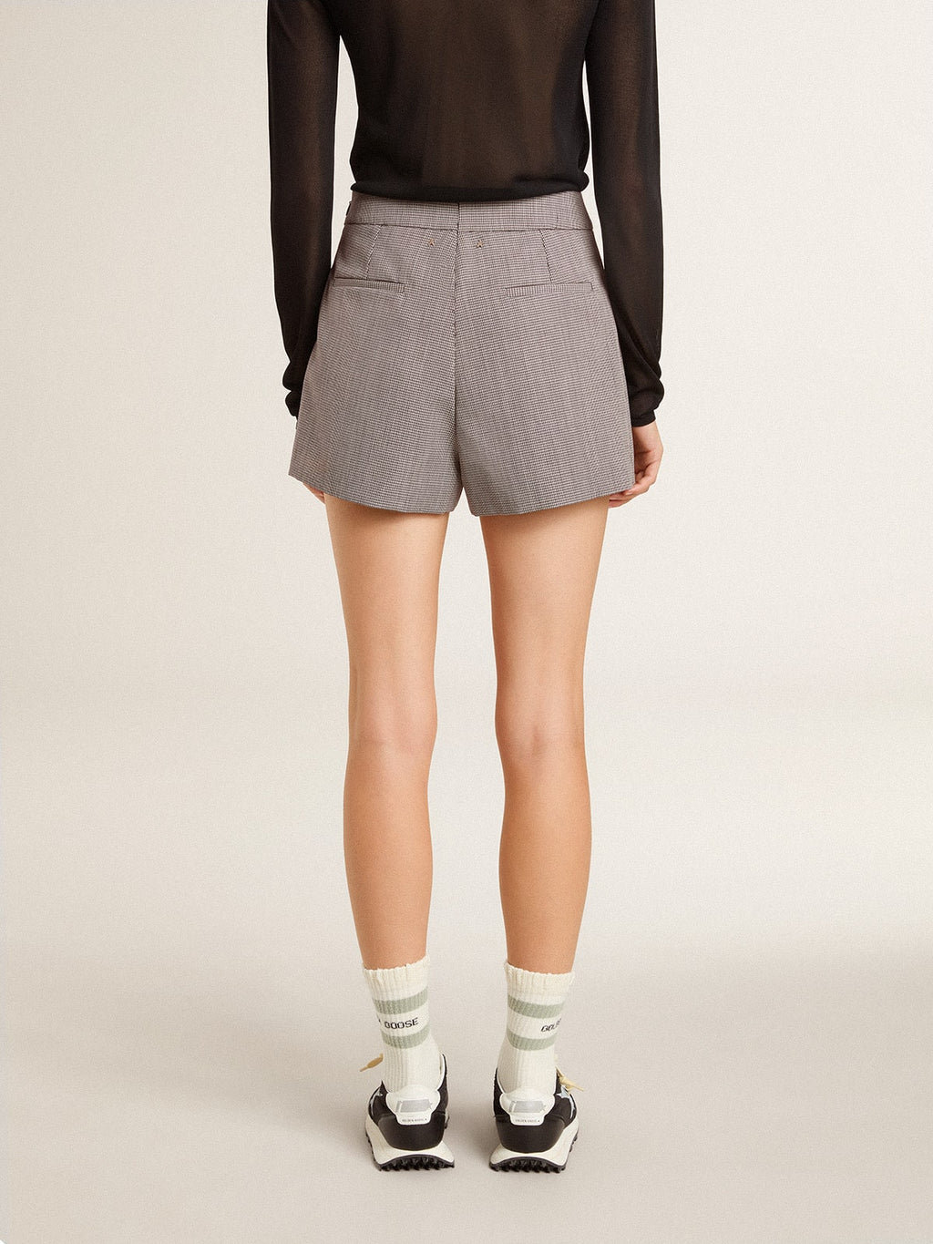 Women's gray mini shorts in houndstooth wool