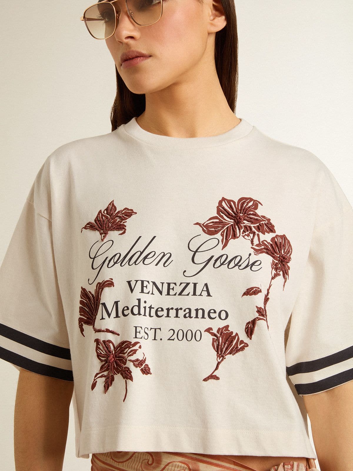 Women's oversized short T-shirt in white jersey with embroidery and "Venezia Mediterraneo" print