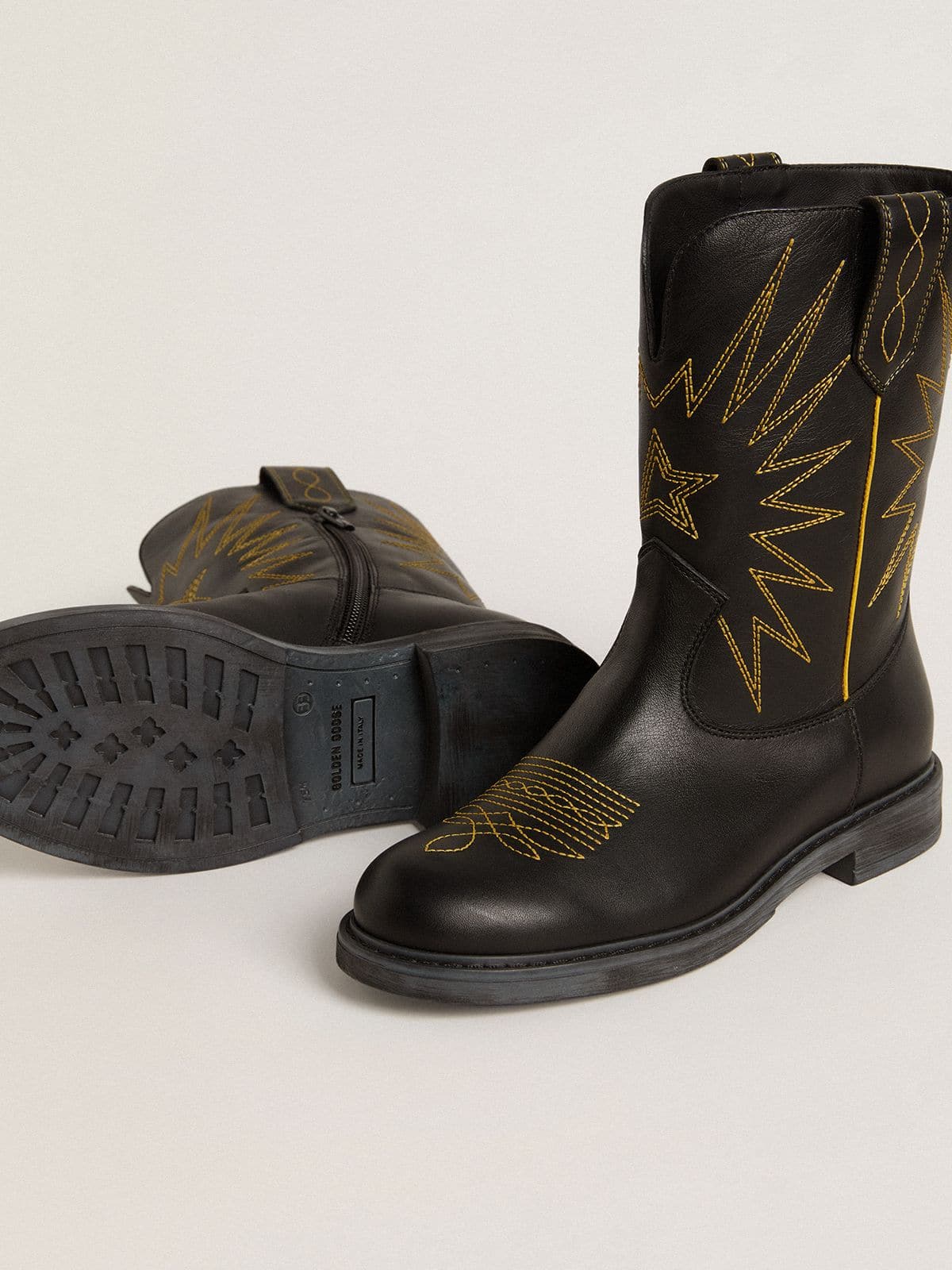Wish Young boots in black leather with yellow star embroidery