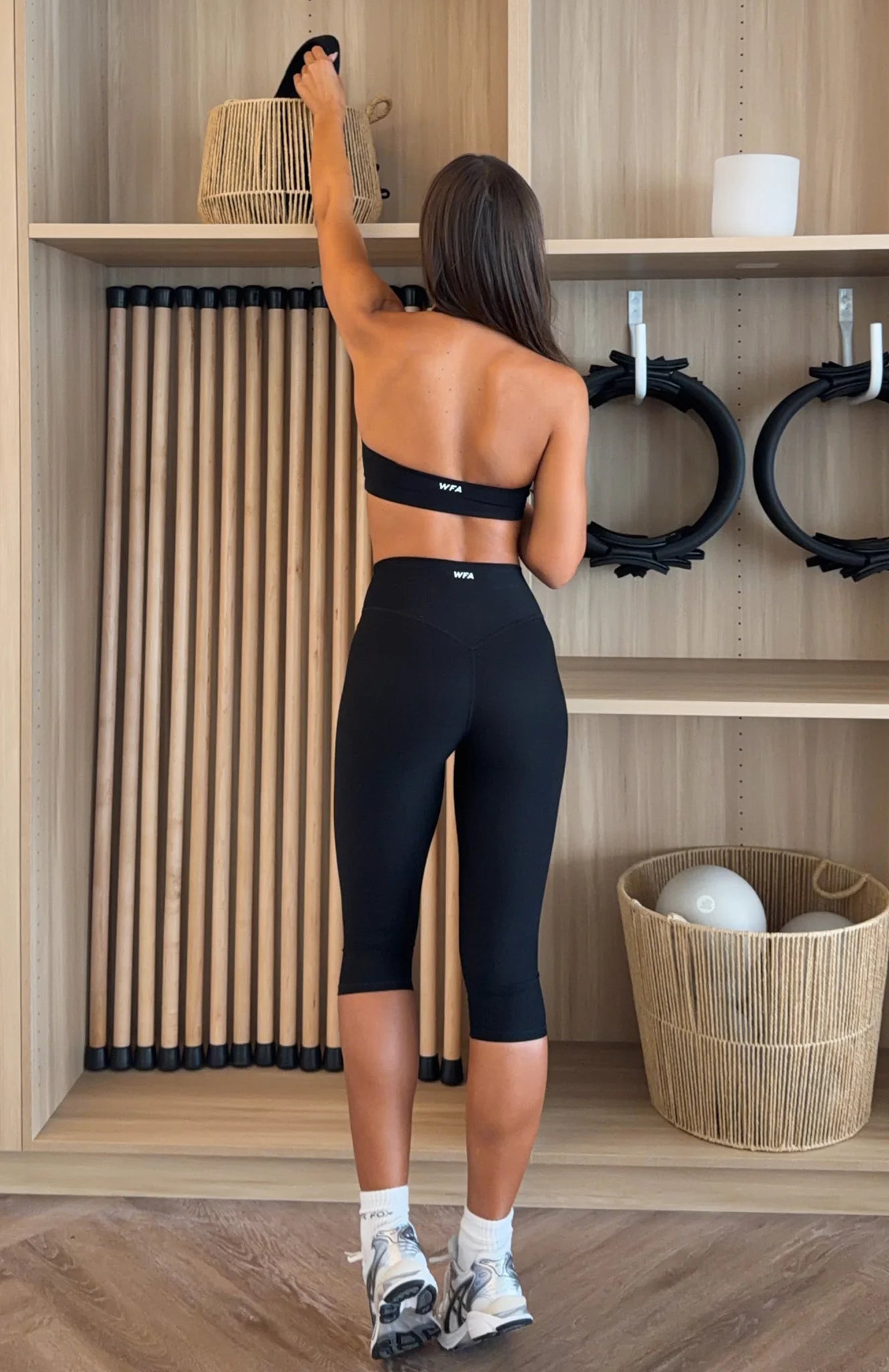 Powerhouse Capri Black