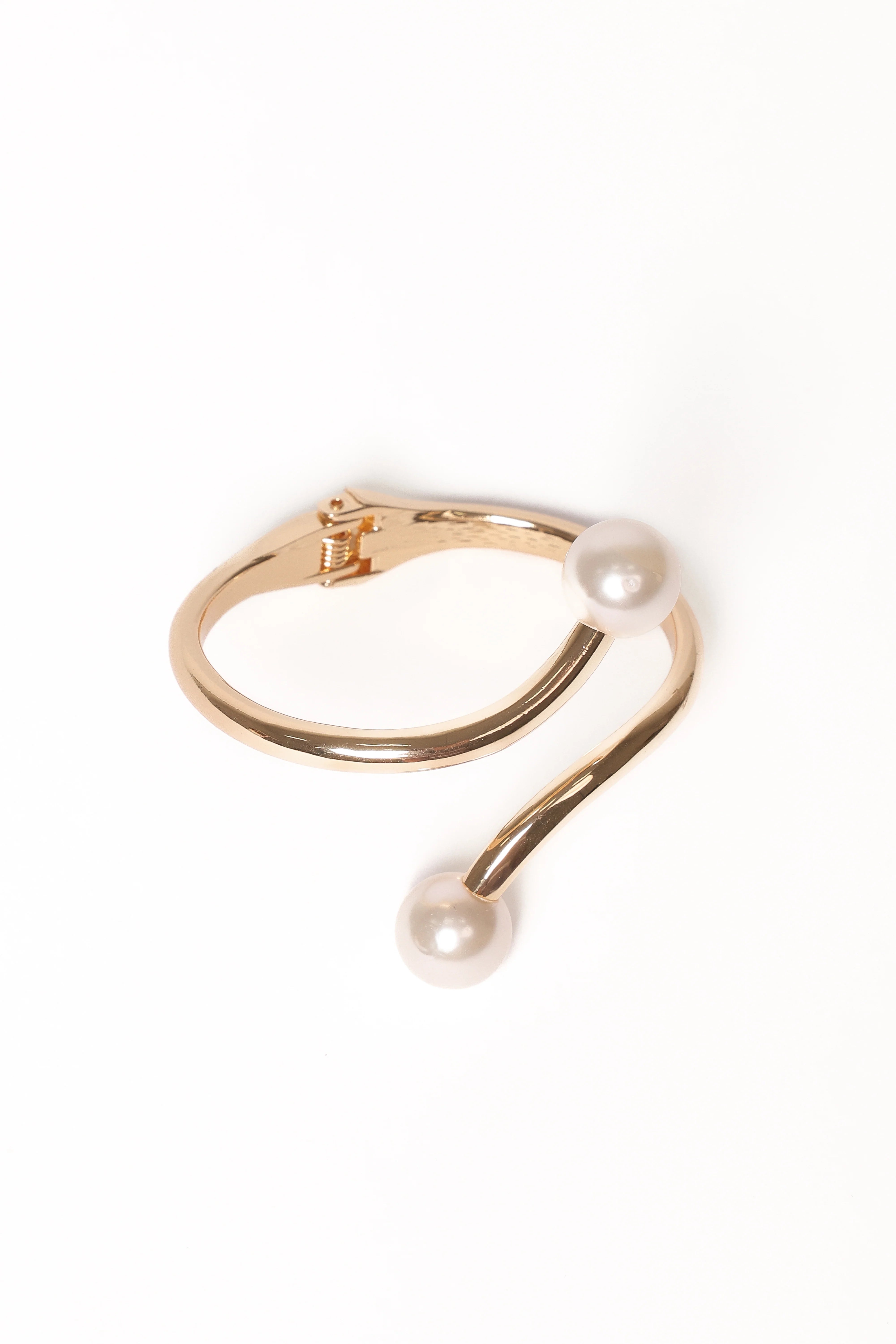 Petra Cuff Gold Pearl